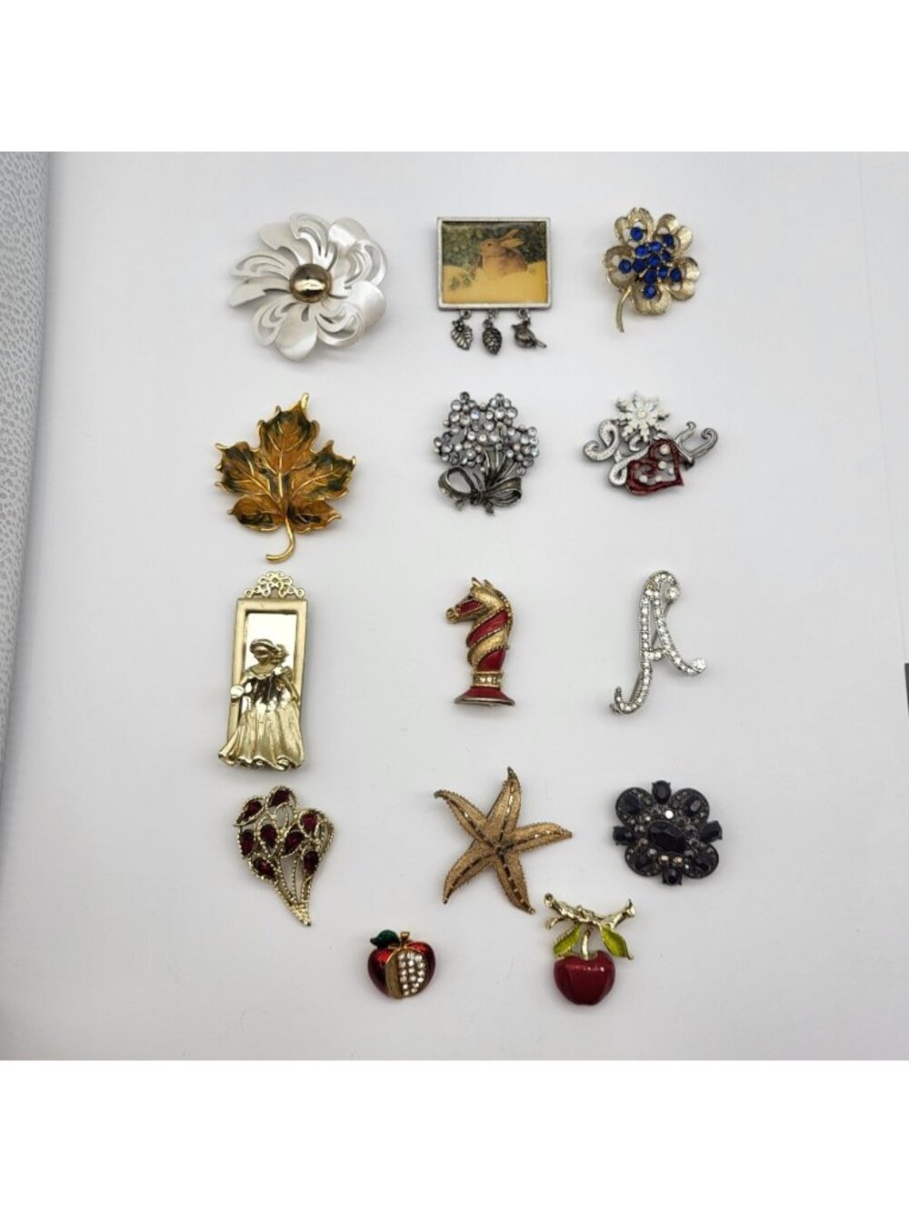Lovely Vintage Brooch pin lot Mixed Estate collection some missing stones